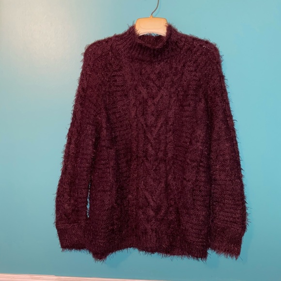 Thick fuzzy sweater - Picture 1 of 5